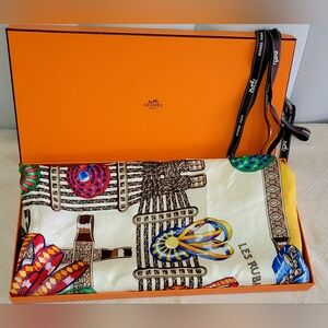 Auth HERMÈS Carré 90 Muatard Les Rubans du Cheval “Horse Ribbons”